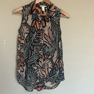 H&M Tribal Print Sleeveless Collared Button-up Blouse. Size 2